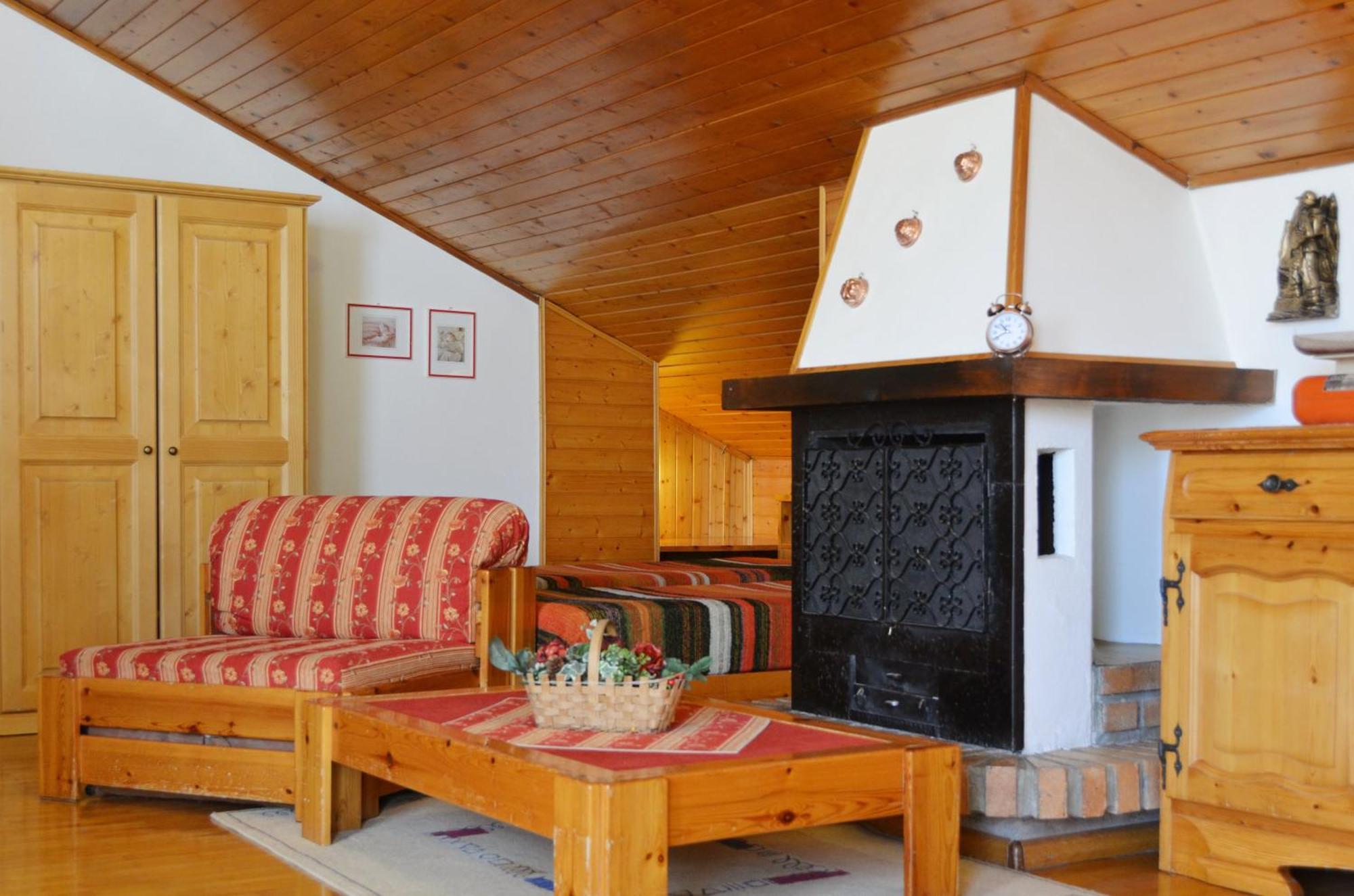 Majon D'aisciuda Apartment Vigo di Fassa